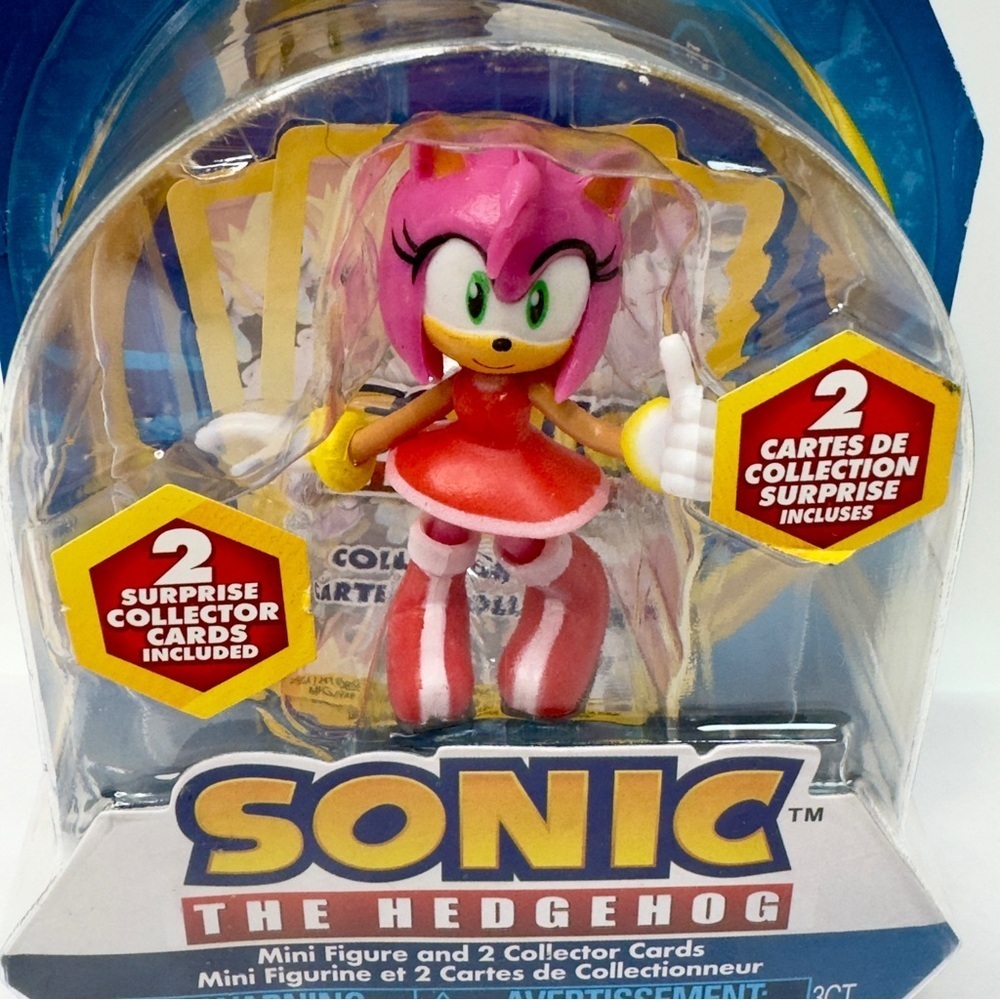 Sonic The Hedgehog AMY ROSE 2.5" Mini Figure & 2 Collector Cards - Picture 10 of 12